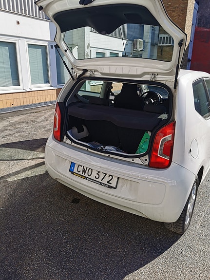 Volkswagen UP! 4 of 5