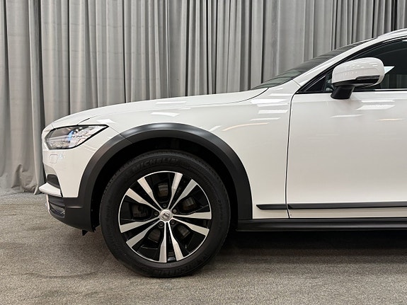 Volvo V90 Cross Country 4 of 5