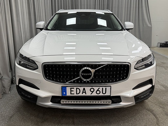 Volvo V90 Cross Country 5 of 5