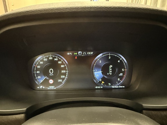 Volvo V90 Cross Country 14 of 16