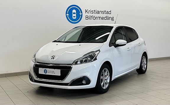 Peugeot 208 2 of 12