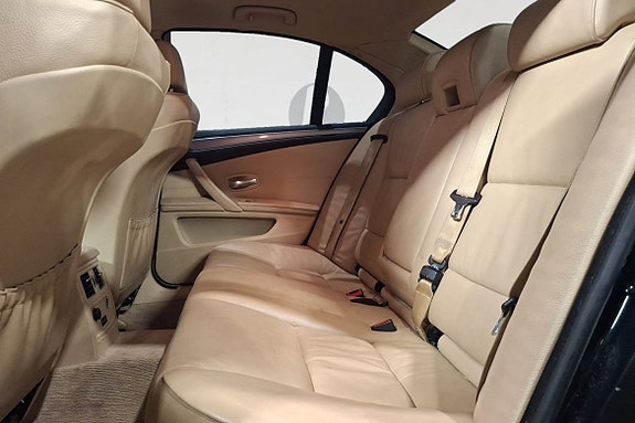 BMW 520d 14 of 17