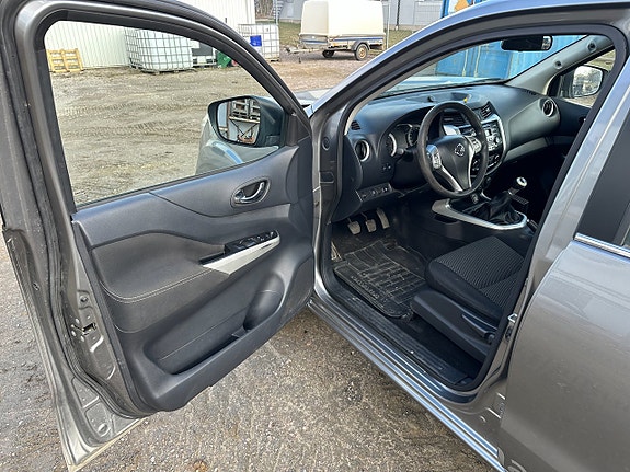 Nissan Navara 7 of 12