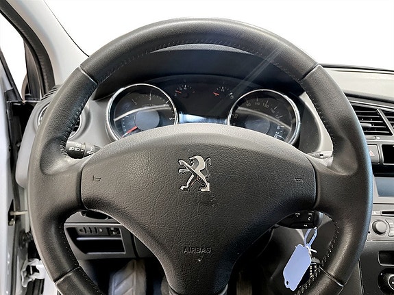 Peugeot 3008 10 of 15