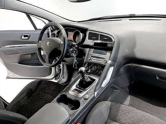 Peugeot 3008 9 of 15