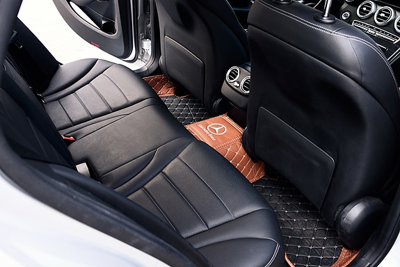 Mercedes-Benz C300 18 of 25