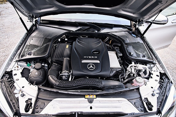 Mercedes-Benz C300 12 of 25