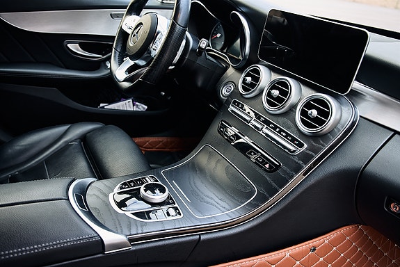 Mercedes-Benz C300 15 of 25