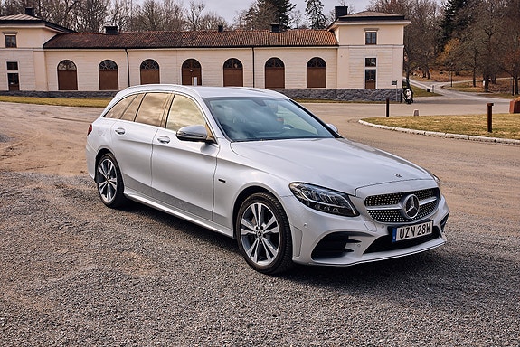 Mercedes-Benz C300 4 of 25