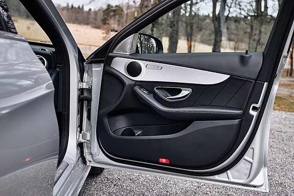 Mercedes-Benz C300 19 of 25