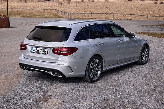 Mercedes-Benz C300 5 of 25