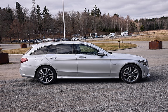 Mercedes-Benz C300 3 of 25