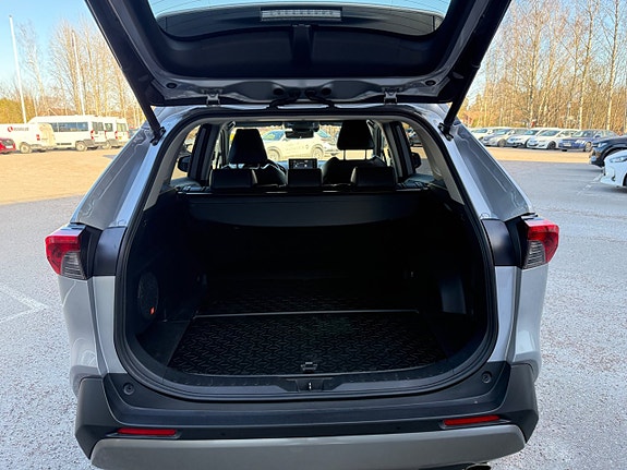 Toyota RAV4 9 of 25
