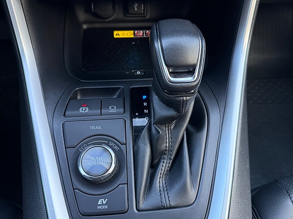 Toyota RAV4 25 of 25