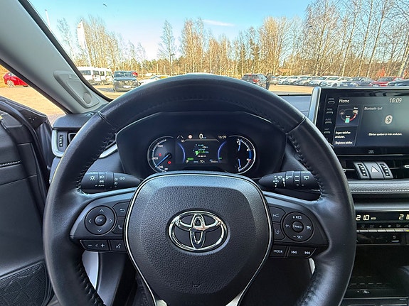 Toyota RAV4 20 of 25