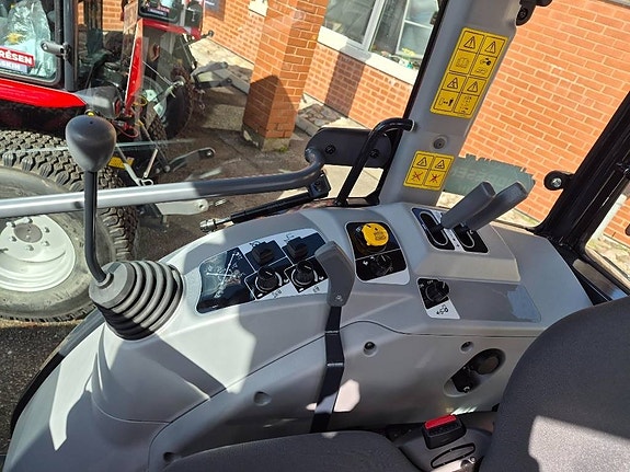 Massey Ferguson M 1750 10 of 10