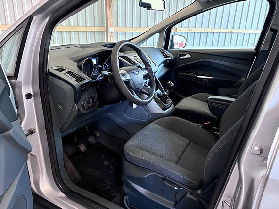Ford C-Max 8 of 11