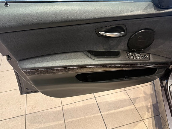 BMW 325i 7 of 14