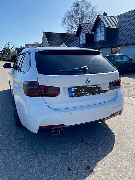 BMW 320d 3 of 5