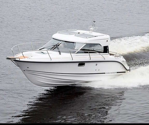 Aquador 24 HT 2018/19 Merc. 4,5 L 250 hkr.