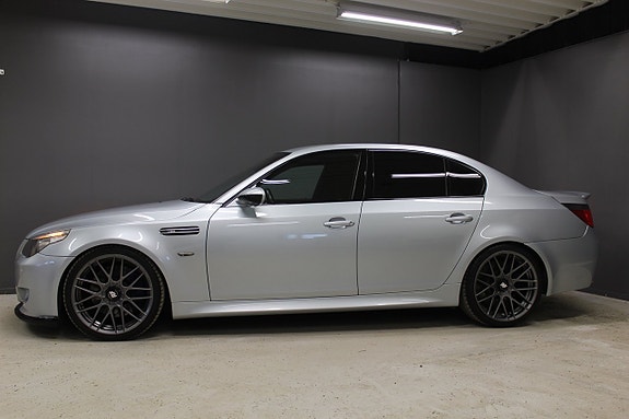 BMW M5 3 of 5