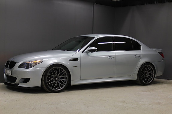 BMW M5 2 of 5