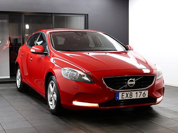 Volvo V40 4 of 5
