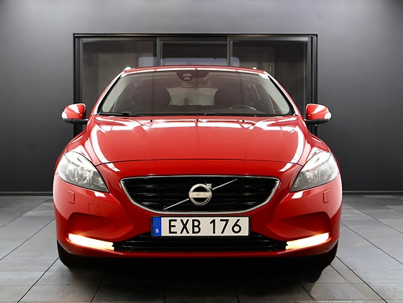 Volvo V40 11 of 25