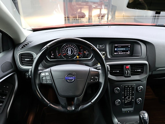 Volvo V40 18 of 25