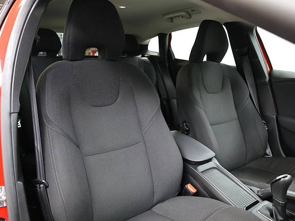 Volvo V40 21 of 25