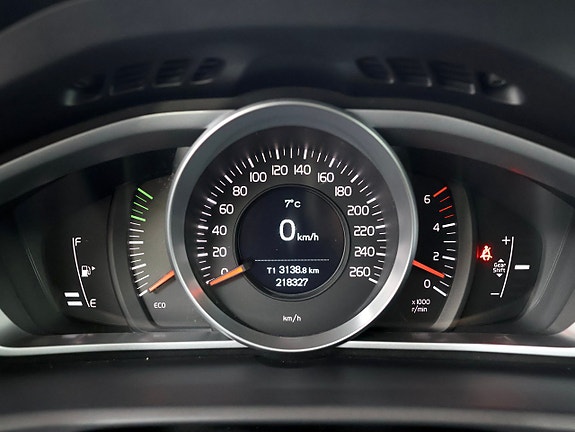 Volvo V40 19 of 25