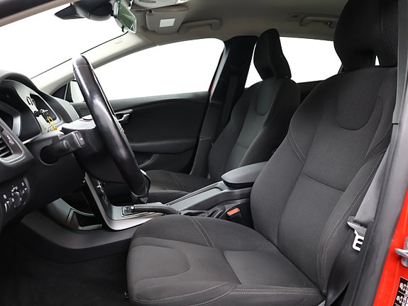 Volvo V40 13 of 25