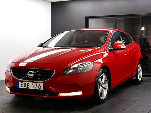 Volvo V40 3 of 5
