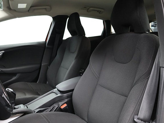 Volvo V40 14 of 25