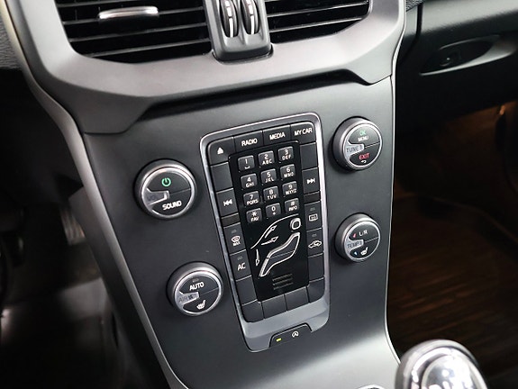 Volvo V40 16 of 25