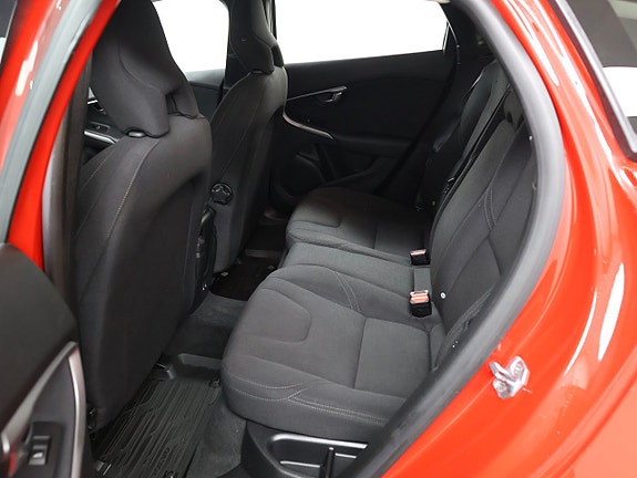 Volvo V40 20 of 25