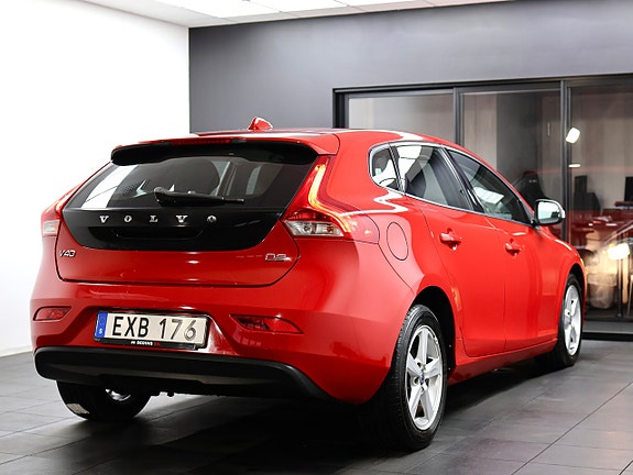 Volvo V40 8 of 25