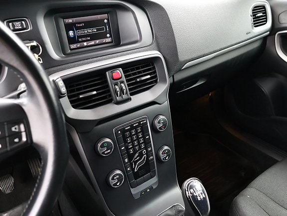 Volvo V40 15 of 25