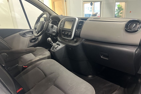 Renault Trafic 6 of 11
