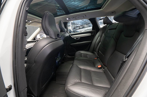 Volvo V90 Cross Country 23 of 30