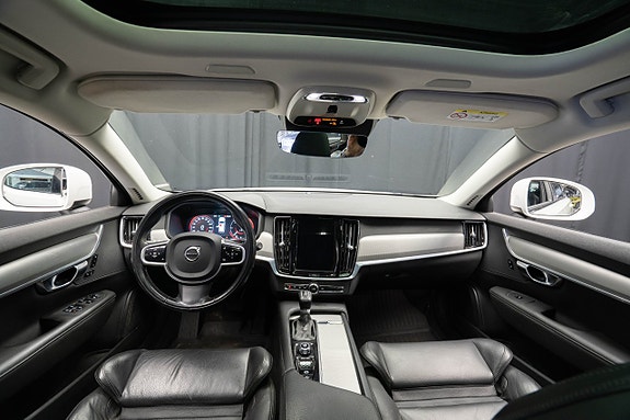 Volvo V90 Cross Country 18 of 30