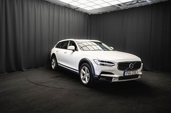 Volvo V90 Cross Country 4 of 5