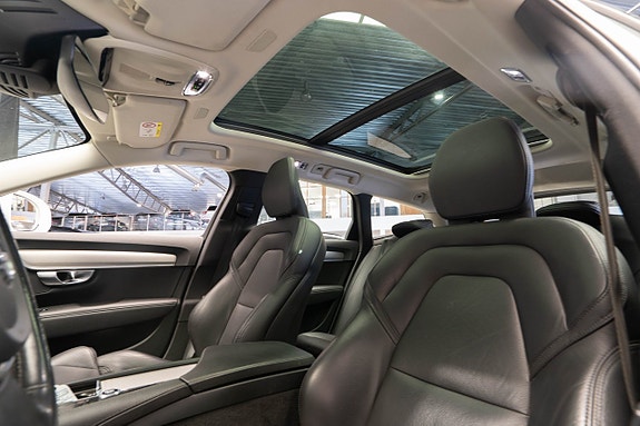 Volvo V90 Cross Country 11 of 30