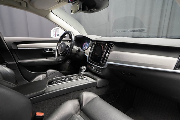 Volvo V90 Cross Country 16 of 30