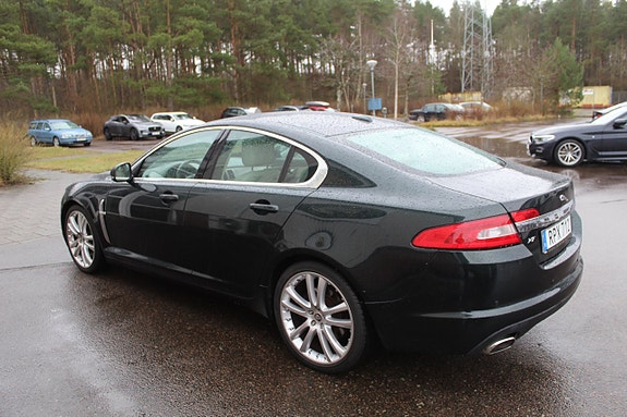 Jaguar XF 5 of 8