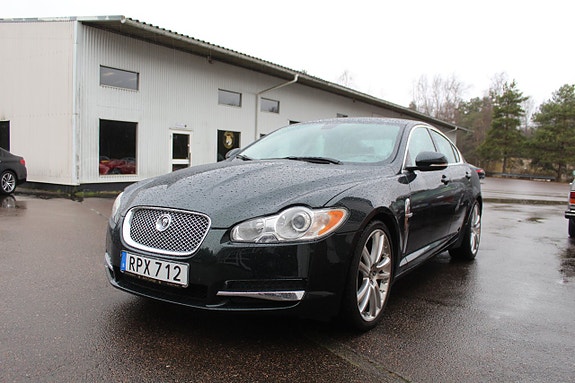 Jaguar XF 3 of 8