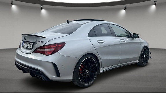 Mercedes-Benz CLA45 4 of 5