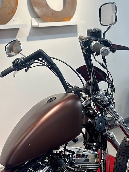 Harley-Davidson Seventy-Two Sportster Bobber 4 of 6