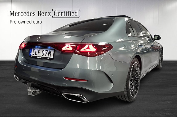 Mercedes-Benz E220 d 3 of 5