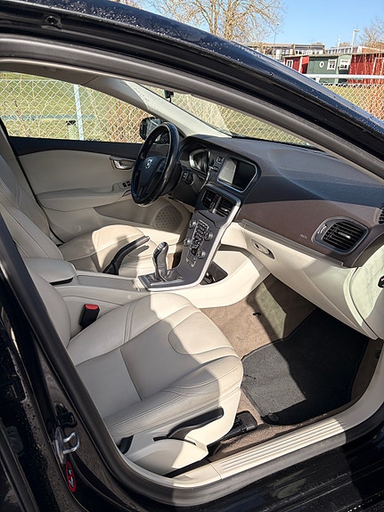 Volvo V40 4 of 10